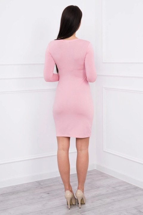 Sukienka dopasowana z odcięciem pod biustem pudrowy róż