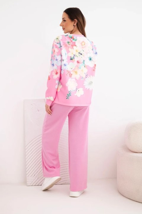 Komplet damski masełkowy wiskozowy w kwiaty z szeroką nogawką jasno różowy