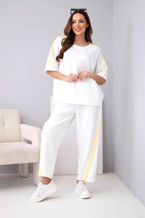 Komplet damski masełkowy z wiskozy bluza i spodnie z lampasami biały