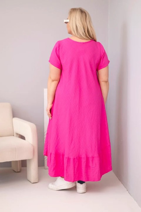 Sukienka damska plus size z krótkim rękawem i falbaną z lekkiej wiskozy fuksja