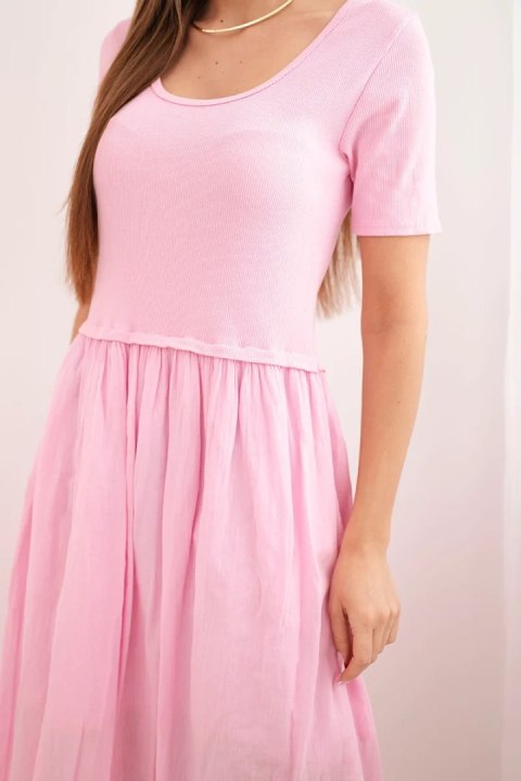 Sukienka damska bawełniana midi z krótkim rękawem i rozkloszowanym dołem jasno różowa