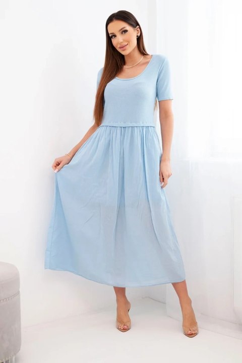 Sukienka damska bawełniana midi z krótkim rękawem i rozkloszowanym dołem niebieska