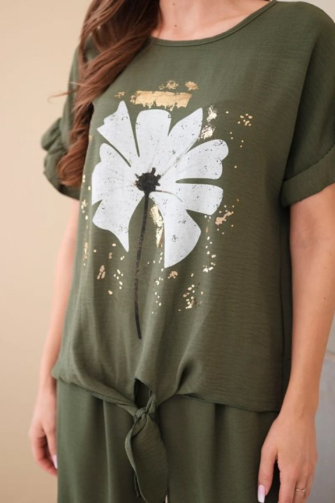 Komplet damski wiskozowy z bluzką z nadrukiem i spodniami khaki