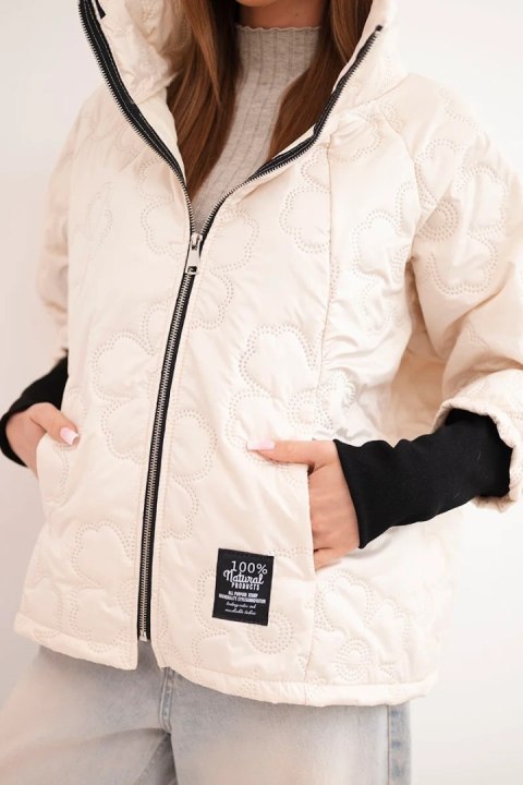 Kurtka damska wiosenna pikowana z ozdobnym tłoczeniem i zamkiem jasno beżowa