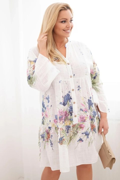 Sukienka damska bawełniana Plus Size z dekoltem V i guzikami kwiatowy wzór biała