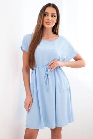Sukienka damska z krótkim rękawem i wiązaniem w pasie niebieska