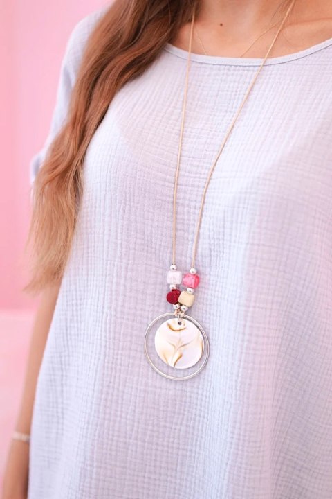 Bluzka muślinowa z naszyjnikiem szara