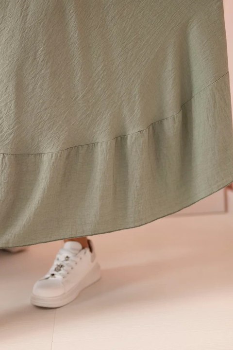 Sukienka damska plus size z krótkim rękawem i falbaną z lekkiej wiskozy khaki