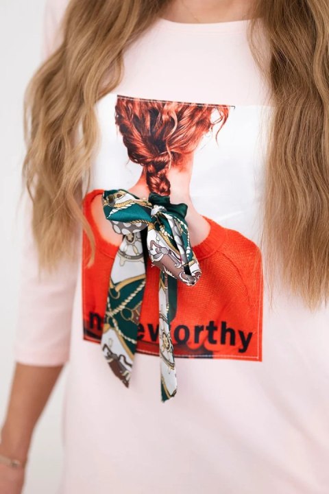 Sukienka z grafiką 3D Noteworthy pudrowy róż