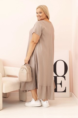 Sukienka damska plus size z krótkim rękawem i falbaną z lekkiej wiskozy cappuccino