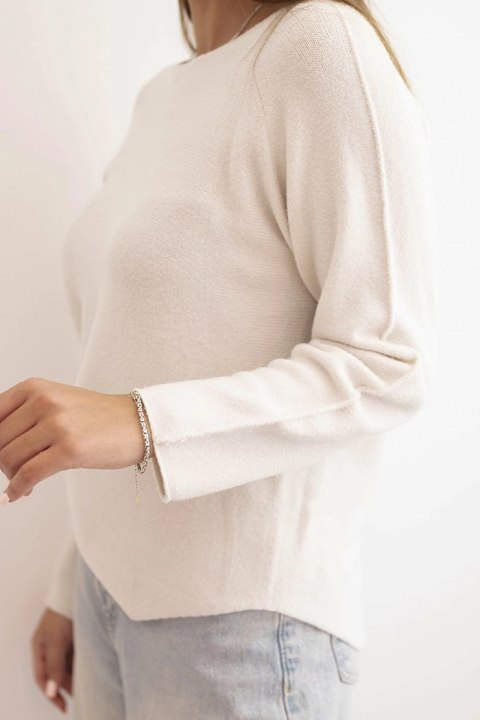 Sweterek damska z wiskozy z długim rękawem i okrągłym dekoltem beżowy