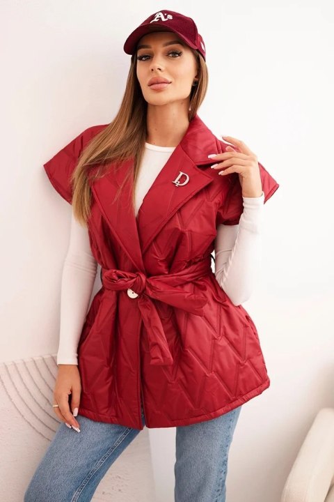 Damska kamizelka pikowana z paskiem i szerokim kołnierzem bordowa