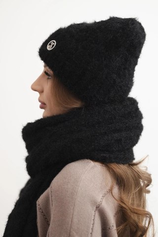Komplet damski czapka i szalik prążkowany z ozdobą czarny