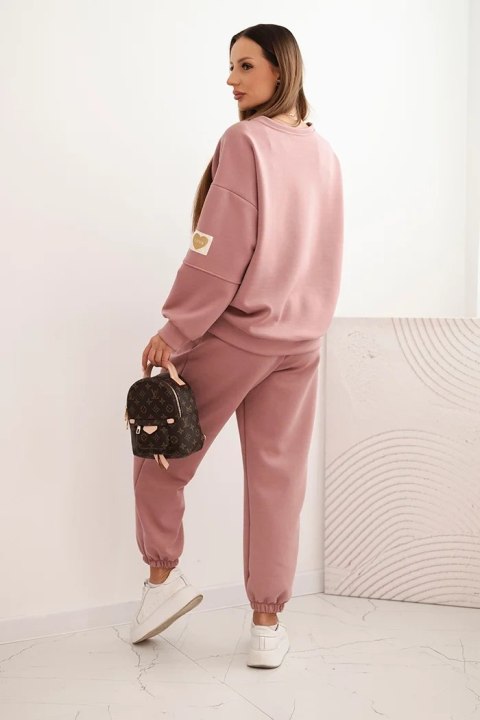 Komplet damski masełkowy z luźną bluzą i spodniami z napisem LOVE ciemno różowy