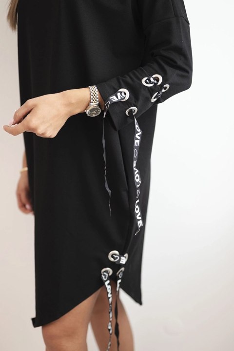 Sukienka damska asymetryczna z ozdobnymi taśmami i rękawem 3/4 Czarny