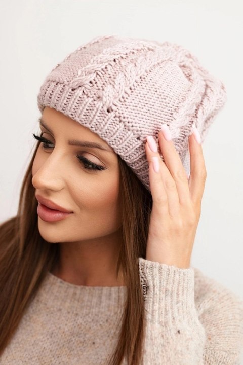 Czapka damska zimowa wełniana z warkoczowym splotem K452 fioletowa