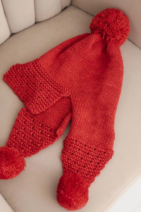 Czapka damska zimowa z wełną z daszkiem i pomponami K475 czerwona