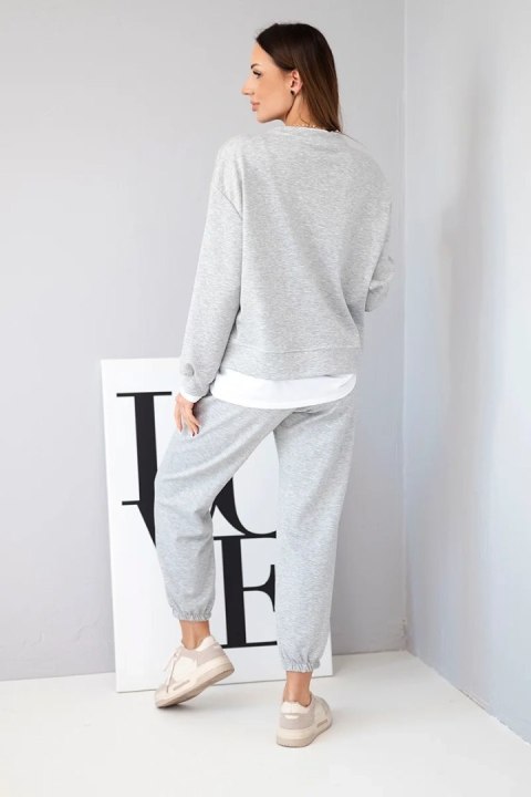 Komplet damski z masełkowy z luźną bluzą i spodniami dresowymi szary melanż