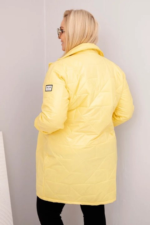 Kurtka damska Plus Size pikowana z ozdobnymi guzikami i kołnierzem żółta