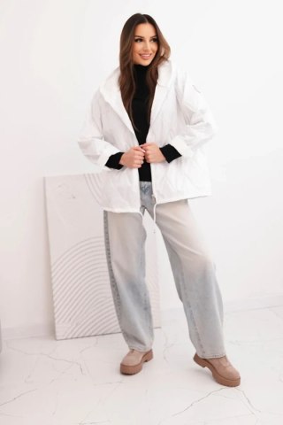 Kurtka damska wiosenna pikowana z kapturem i zamkiem biała