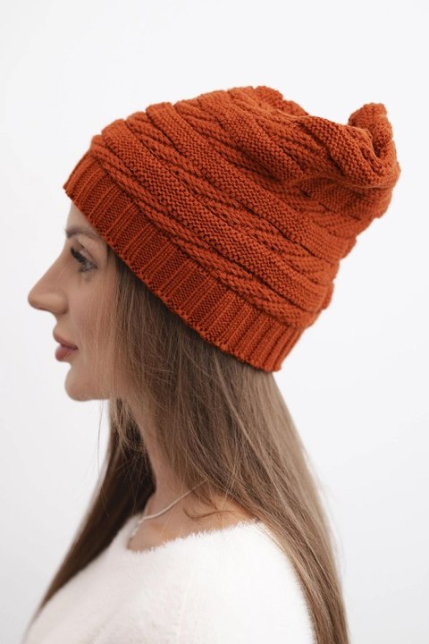 Czapka damska zimowa o klasycznym splocie prążkowanym K439 ruda