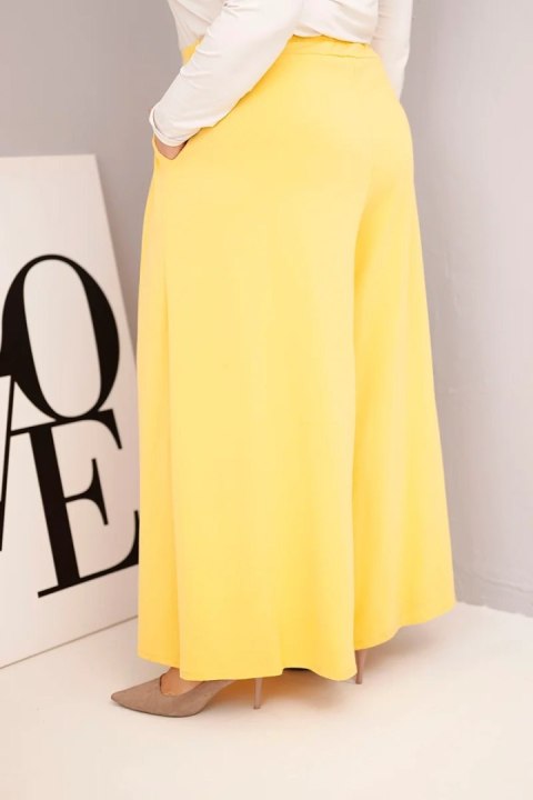 Spodnie damskie bawełniane Plus Size o szerokiej nogawce i luźnym kroju żółte