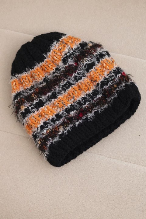 Czapka damska zimowa z kolorową przędzą i elastycznym ściągaczem K352 czarny+pomarańczowy neon
