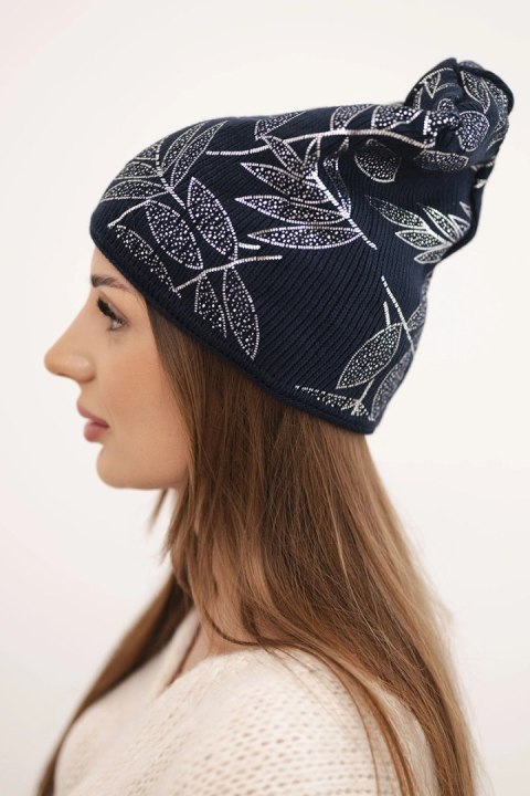 Czapka damska zimowa z moherem i połyskującym wzorem K502 granatowy