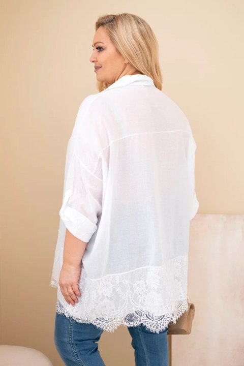 Koszula damska Plus Size bawełniana przecierana z koronkowym wykończeniem biała