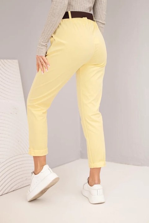 Spodnie damskie bawełniane z paskiem i podwijaną nogawką żółte