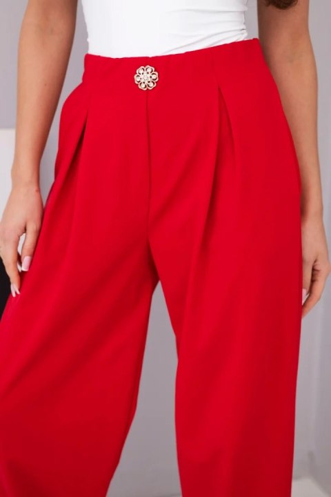 Spodnie damskie bawełniane z wysokim stanem i ozdobnym guzikiem czerwone