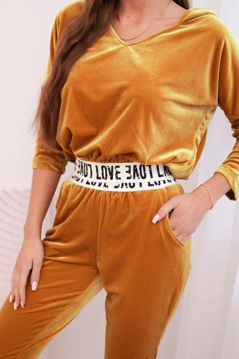 Komplet welurowy z kapturem musztardowy