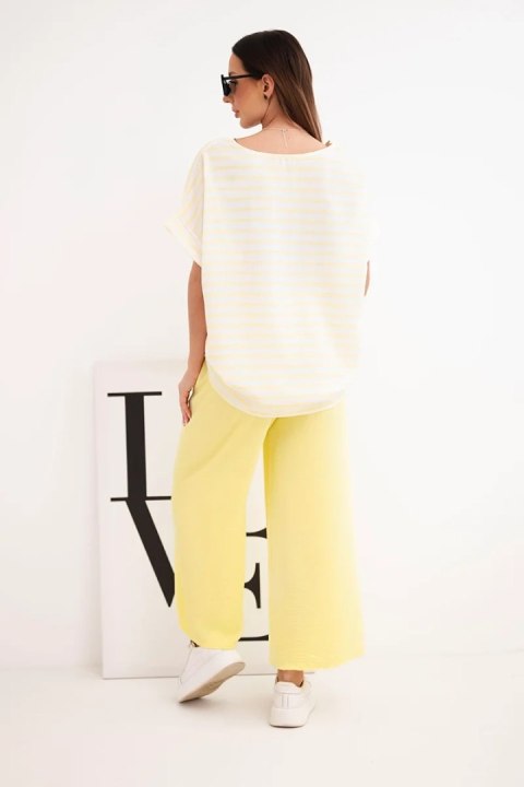 Komplet damski wiskozowy z bluzką w paski i szerokiemi spodniami z gumką żółty